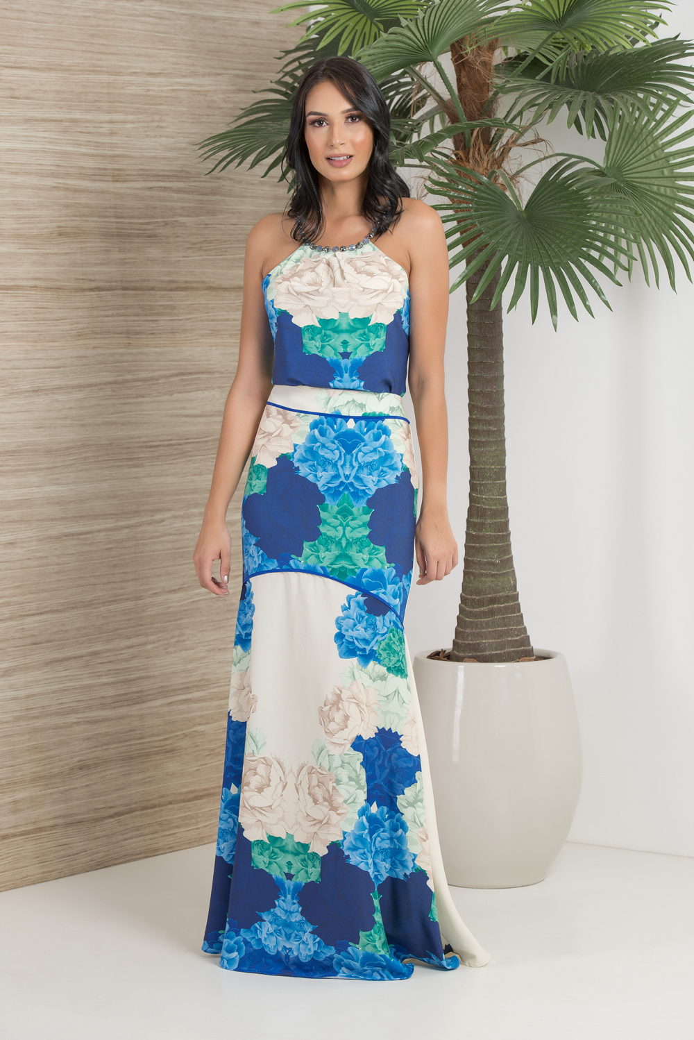 CONJUNTO KÍMIKA SAIA LONGA COM DETALHE NA BLUSA ESTAMPADO.