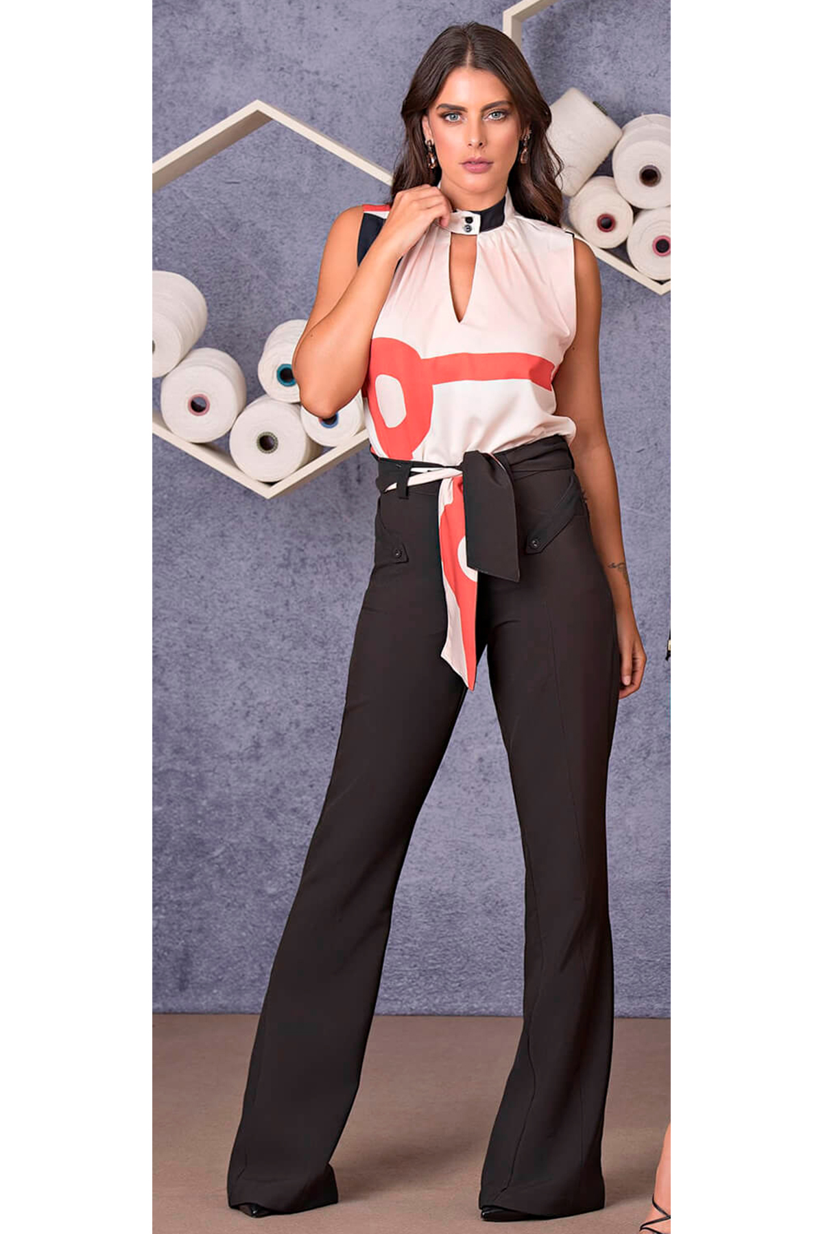 CONJUNTO KÍMIKA CALÇA EM DUAS BASES ESTAMPADO.