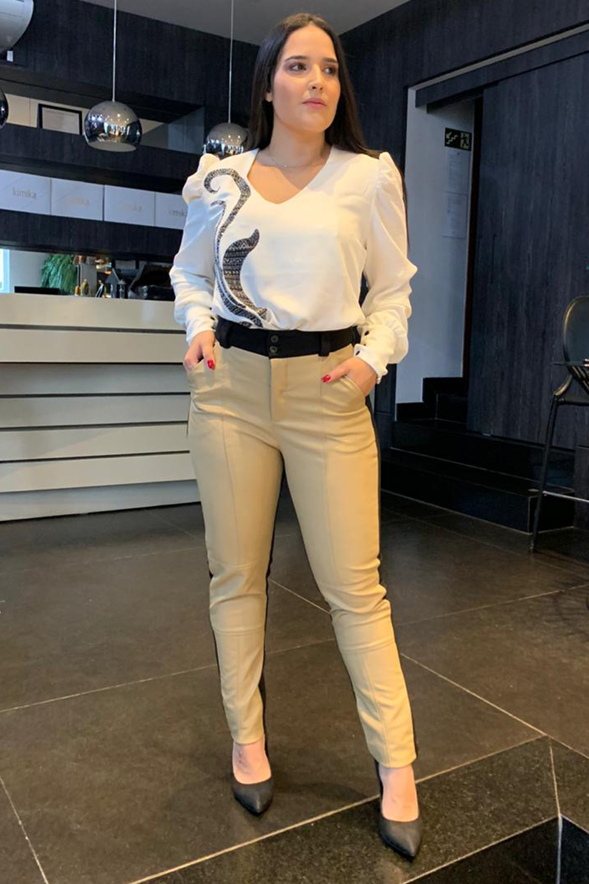 CALÇA KÍMIKA SKINNY DE COURO ECOLÓGICO E MALHA