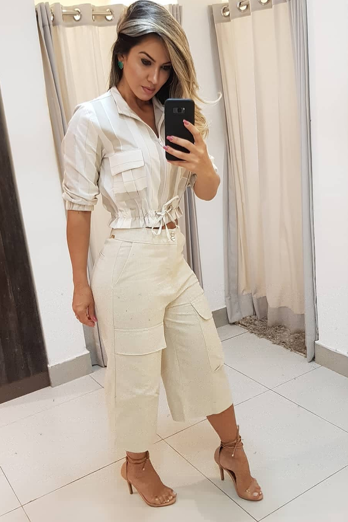 CONJUNTO KÍMIKA BERMUDA FEITA EM LINHO BEGE
