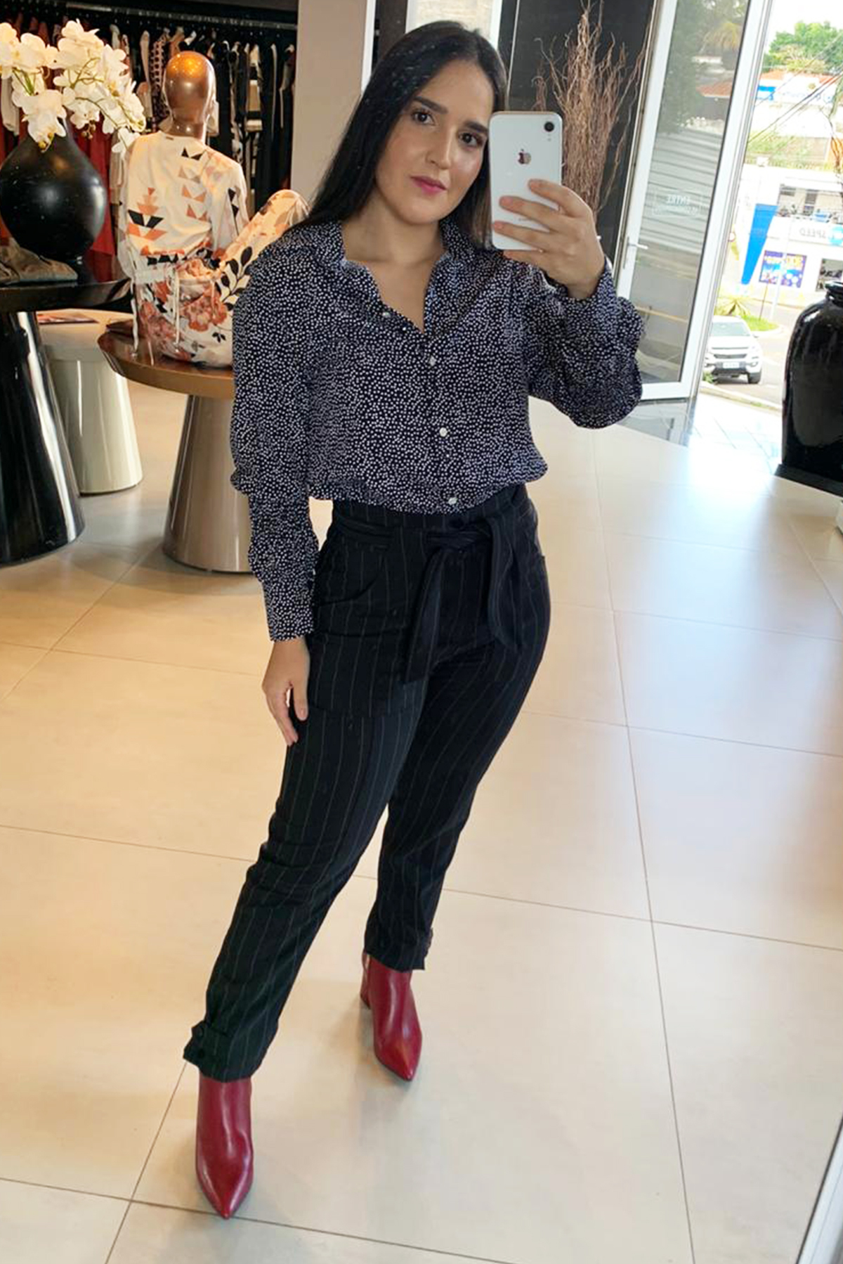 CONJUNTO KÍMIKA CALÇA RISCA DE GIZ E BLUSA EM CREPE 08943.