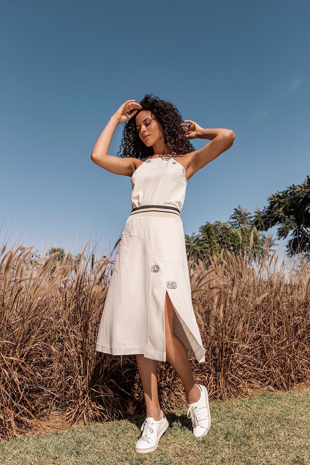 CONJUNTO KÍMIKA EM SAIA MÍDI FEITO EM LINHO