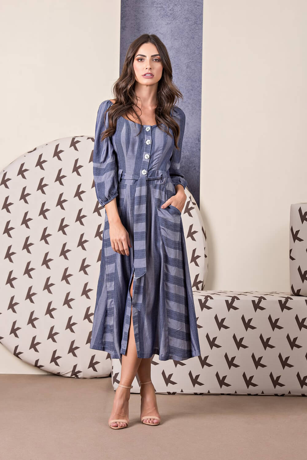 VESTIDO KÍMIKA MÍDI MANGA COM LEVE VOLUME ESTAMPADO