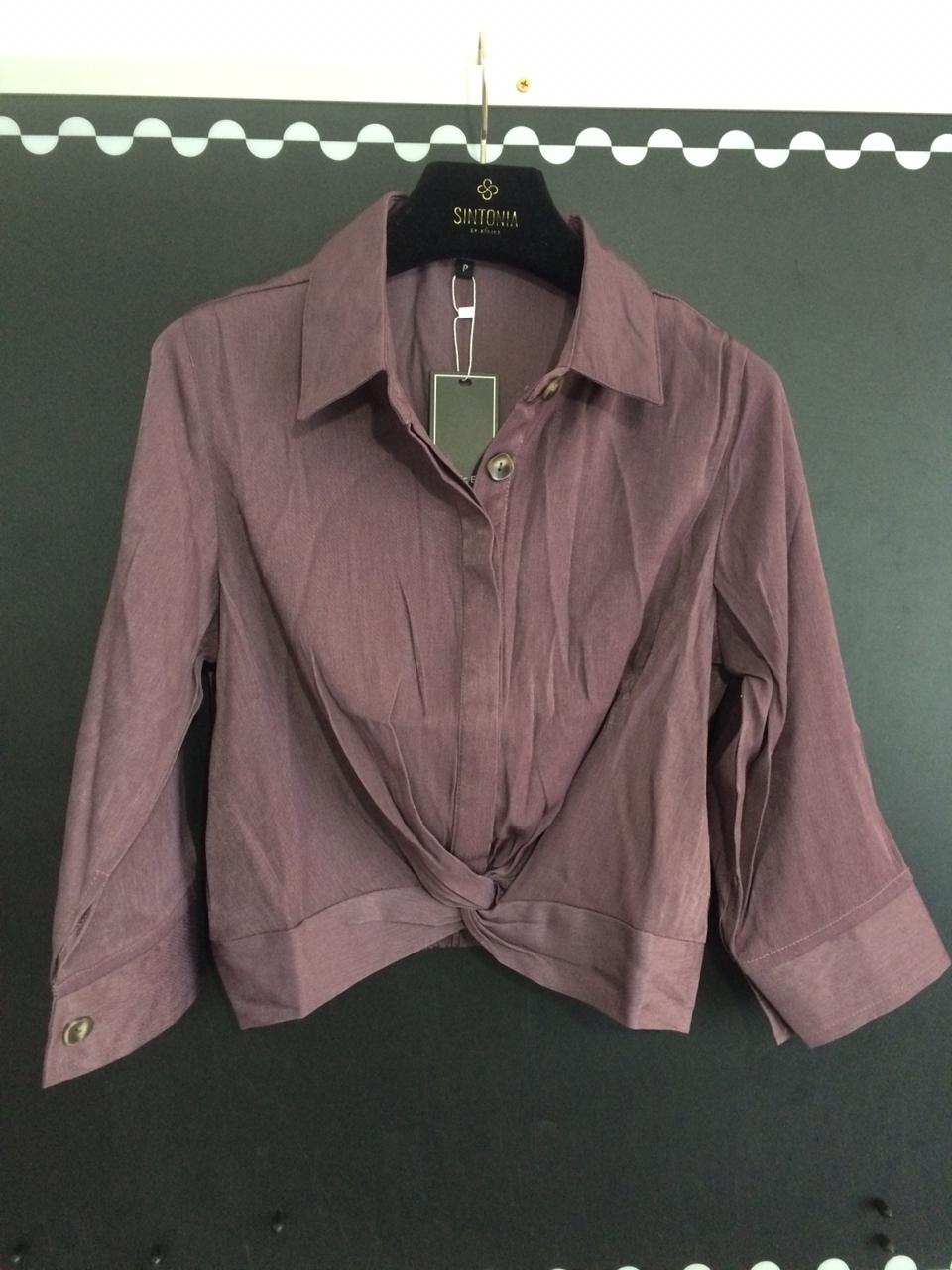 CAMISA AVULSA SINTONIA DETALHE EM NÓ E TOQUE DE SEDA PRETO