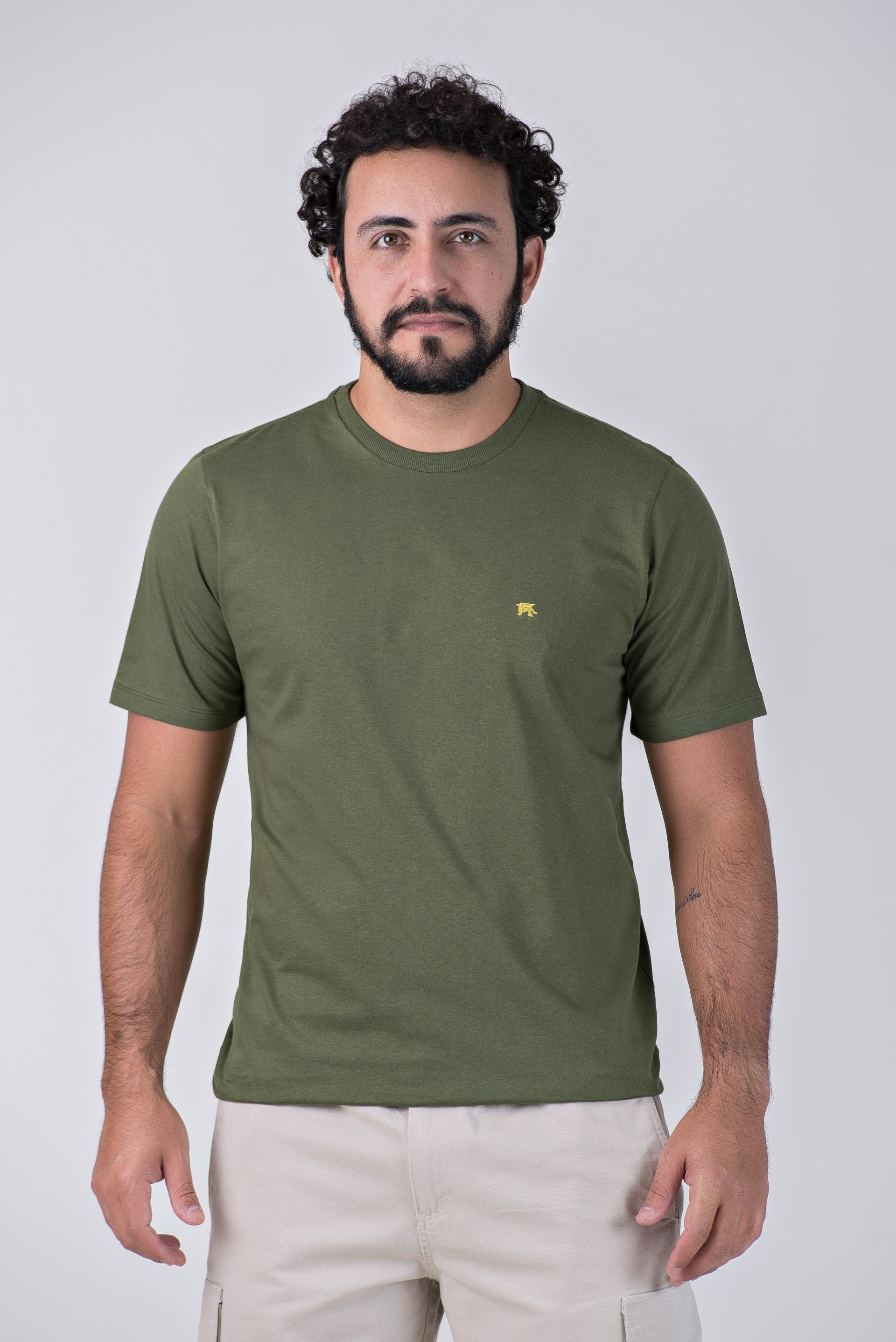 Camiseta Básica Verde Militar Griffo Plus Size Essencial