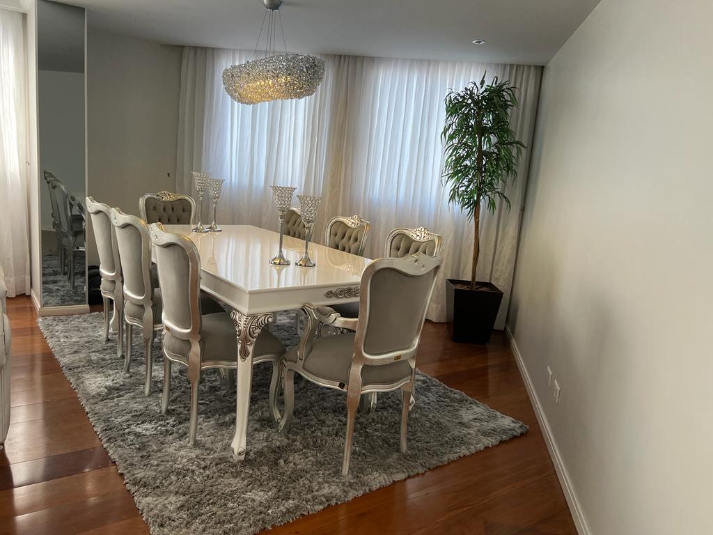 Mesa de Jantar Luis XV - Sob Medidas - Acabamento Folheado a Prata