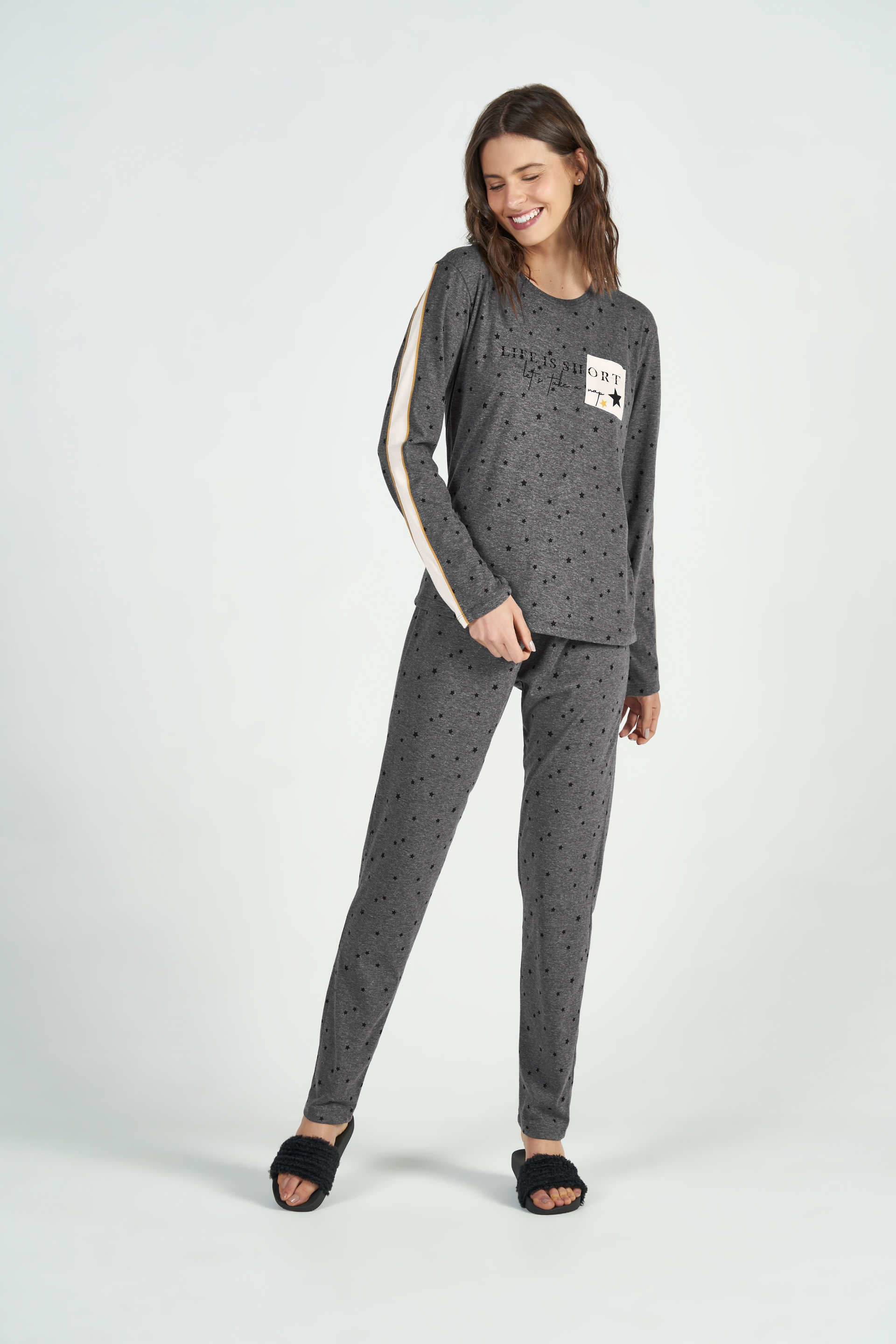 PIJAMA FEMININO INVERNO COR COM AMOR ESTRELAS CINZA ESCURO FAMILIA 