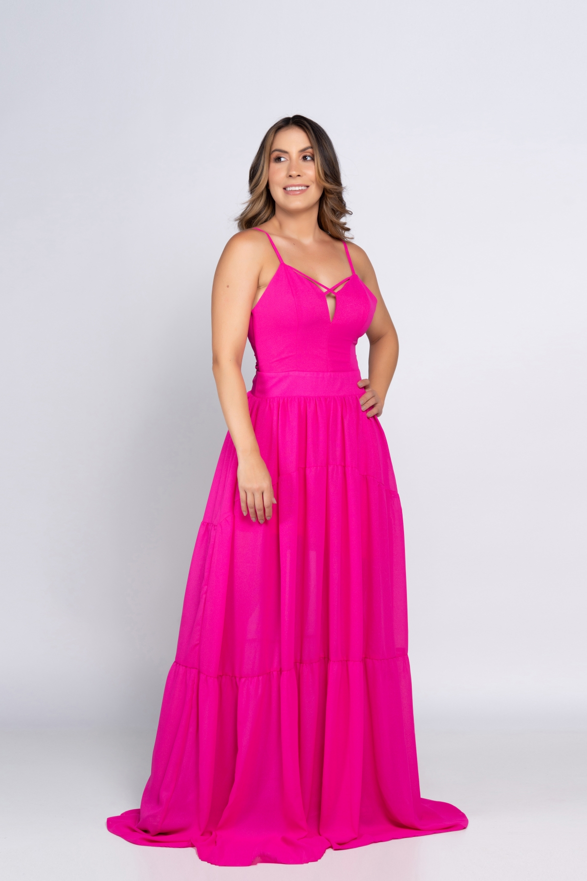 Vestido Rosa Com Shape Volumoso Decote Em X Alças e Costas Com Decote
