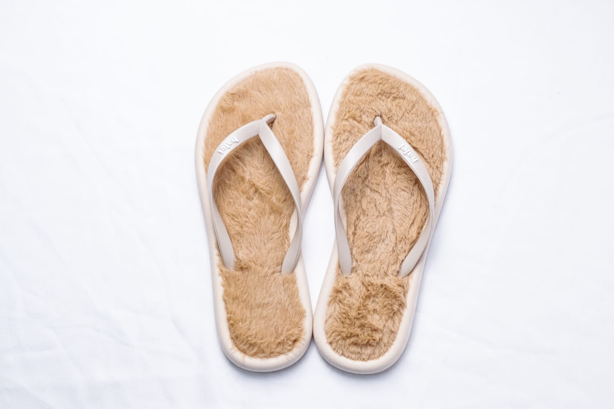 CHINELO FEMININO HALCI PELUCIA REDONDO NUDE