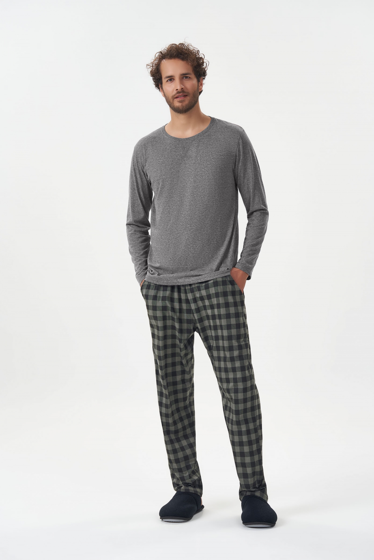 PIJAMA MASCULINO COR COM AMOR BLUSA LISA E CALÇA XADREZ MESCLA