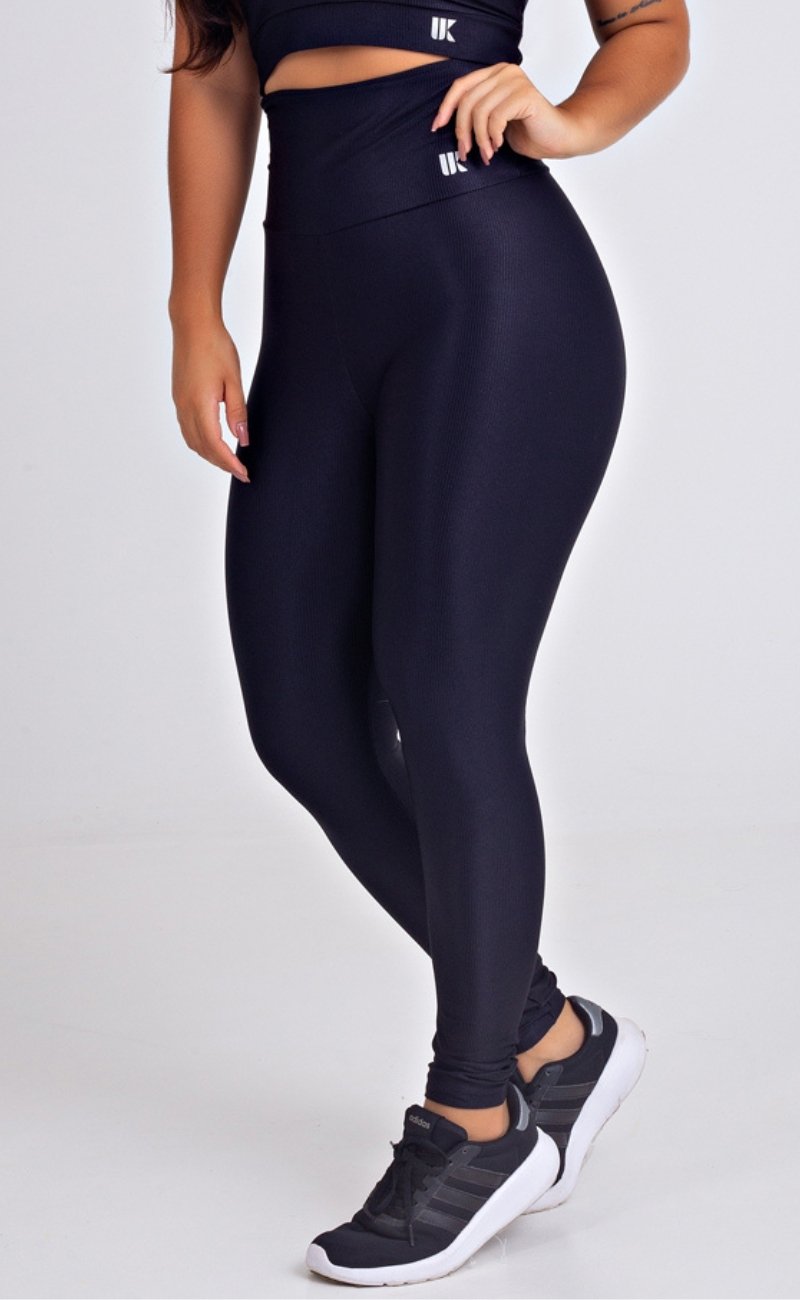 Calça Legging Canelada Preto Acetinado