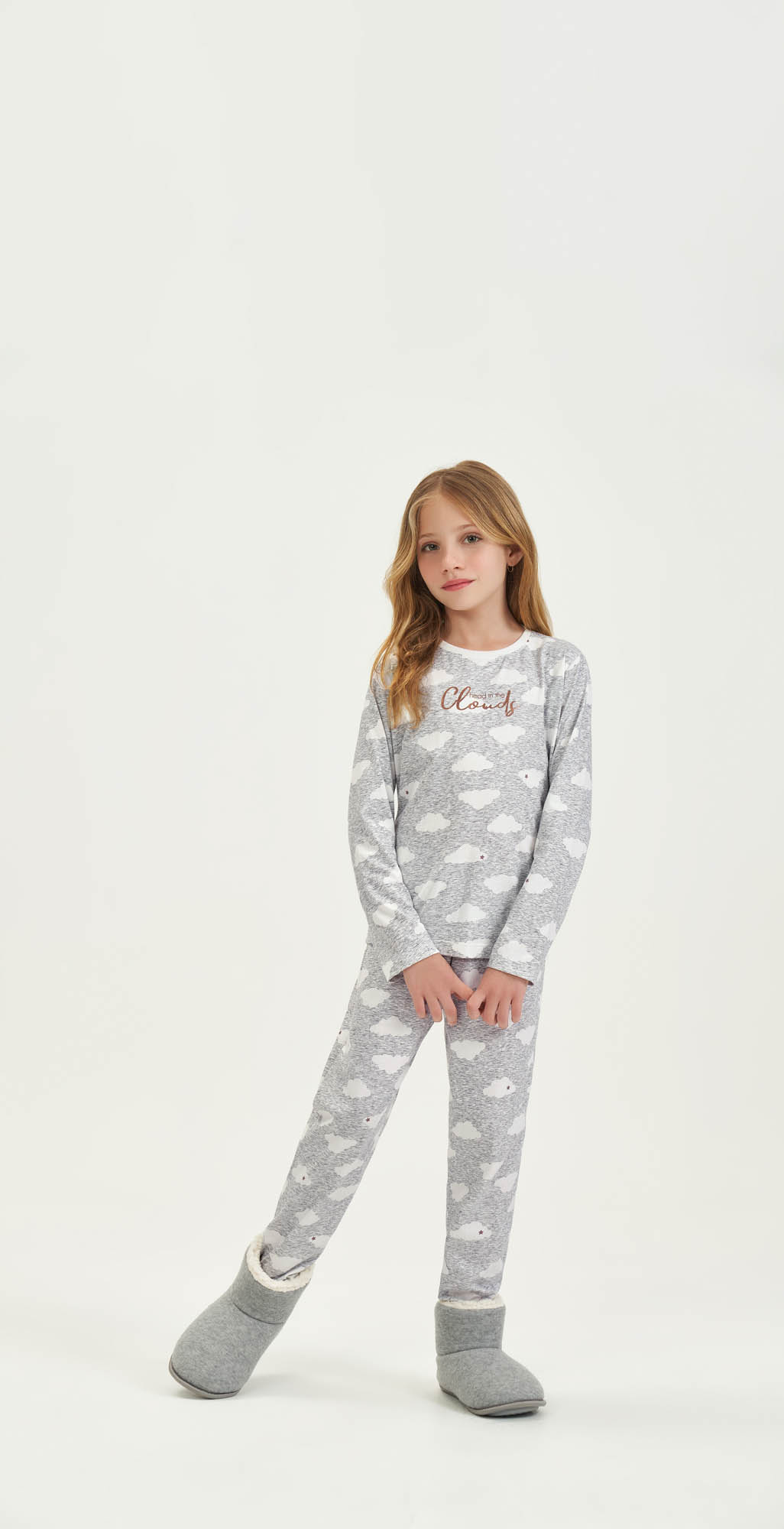 PIJAMA JUVENIL FEMININO NUVENS COR COM AMOR