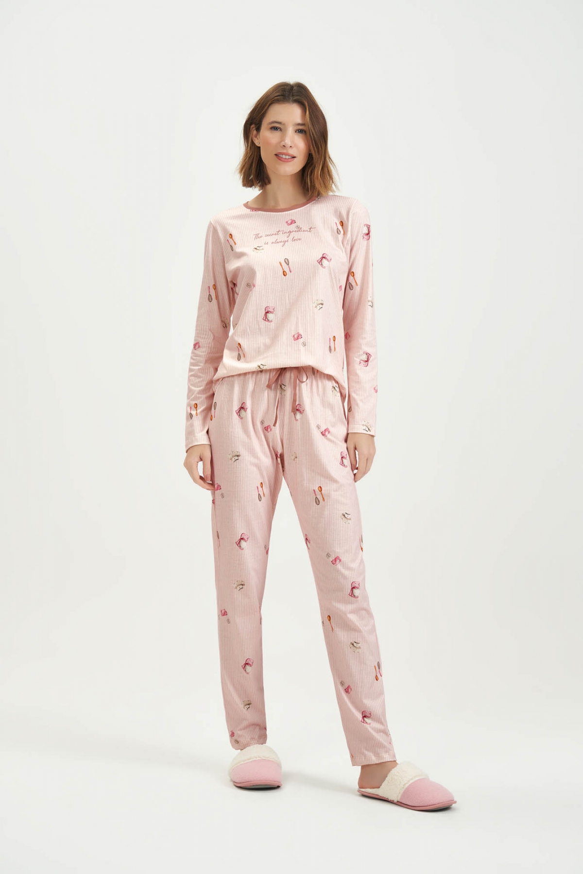 PIJAMA FEMININO ADULTO MOLETINHO DETALHE TALHERES COR COM AMOR