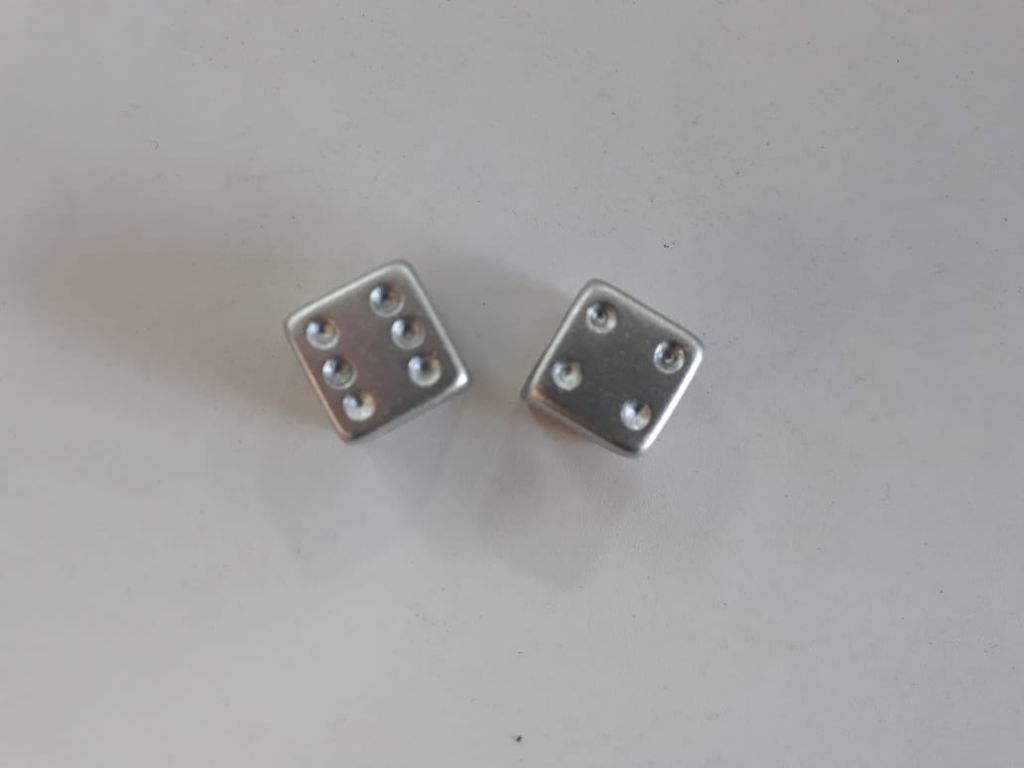 TAMPA VALVULA DADINHO CROMADO (CARTELA 10 PR.)