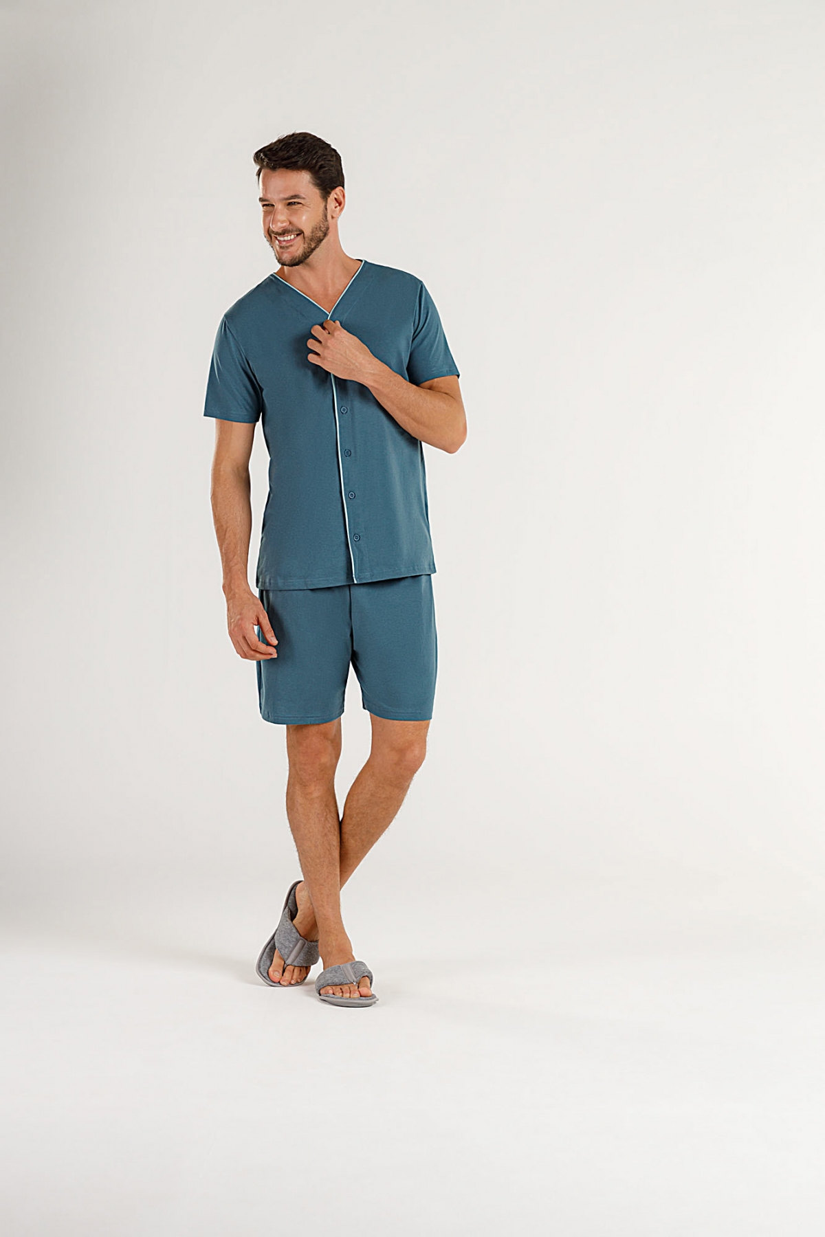 PIJAMA MASCULINO MANGA CURTA ABERTO COM BOTÕES E BERMUDA VISCOLYCRA VERDE COR COM AMOR