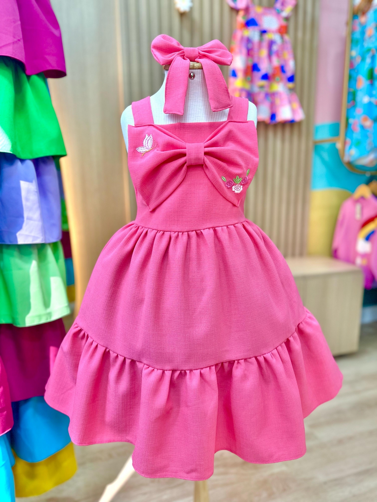 Vestido Rosa Linho Bordado com Laço