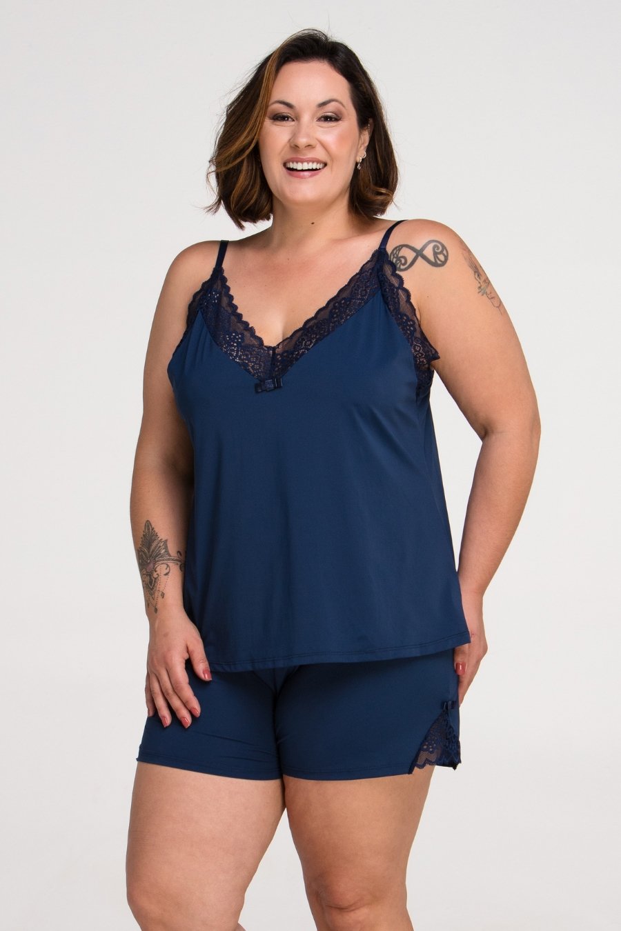 PIJAMA LIGANETE DE ALÇA AZUL MARINHO COM RENDA PLUS SIZE - MALU