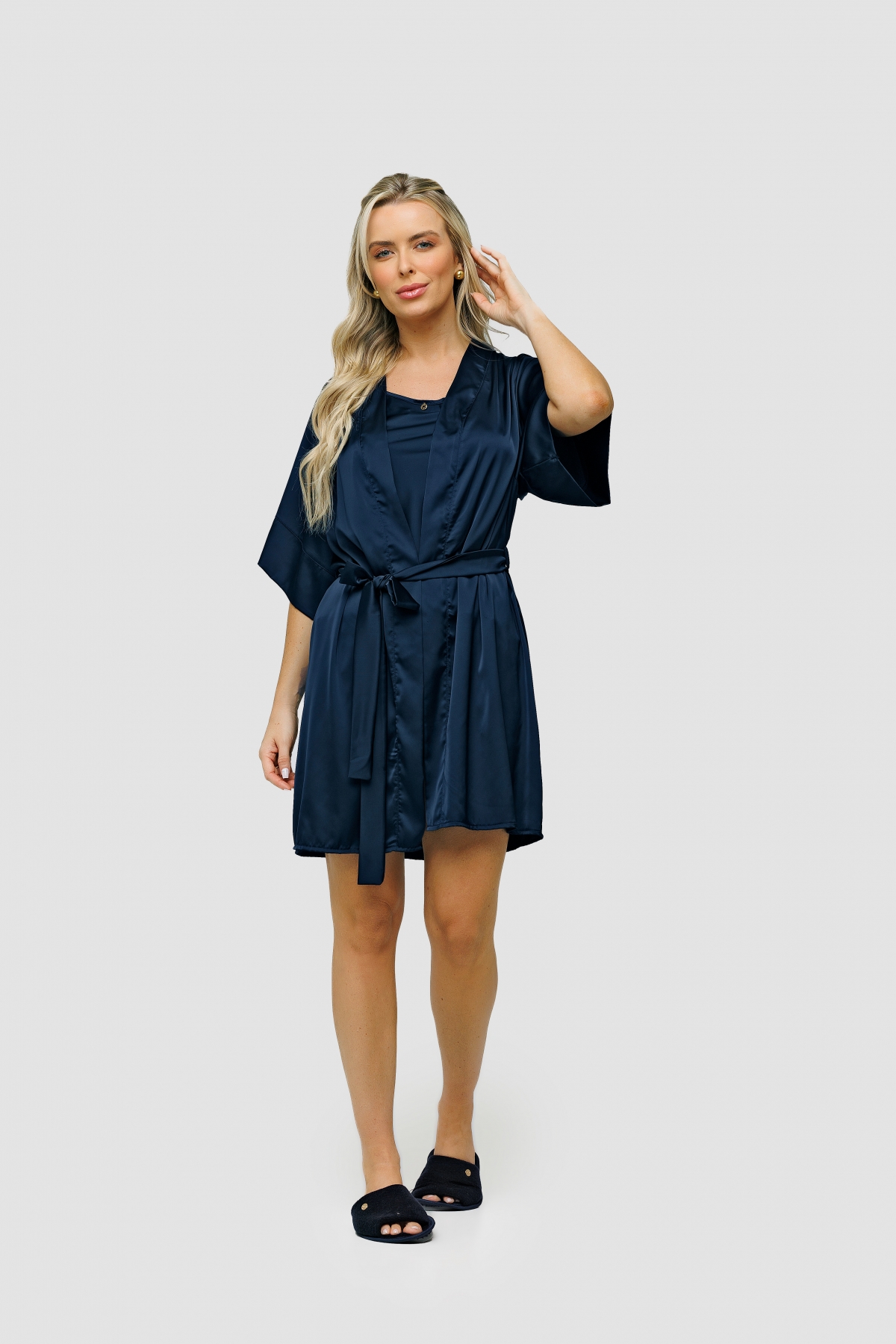 ROBE DE CETIM AZUL MARINHO - UNIVERSO TOQUE