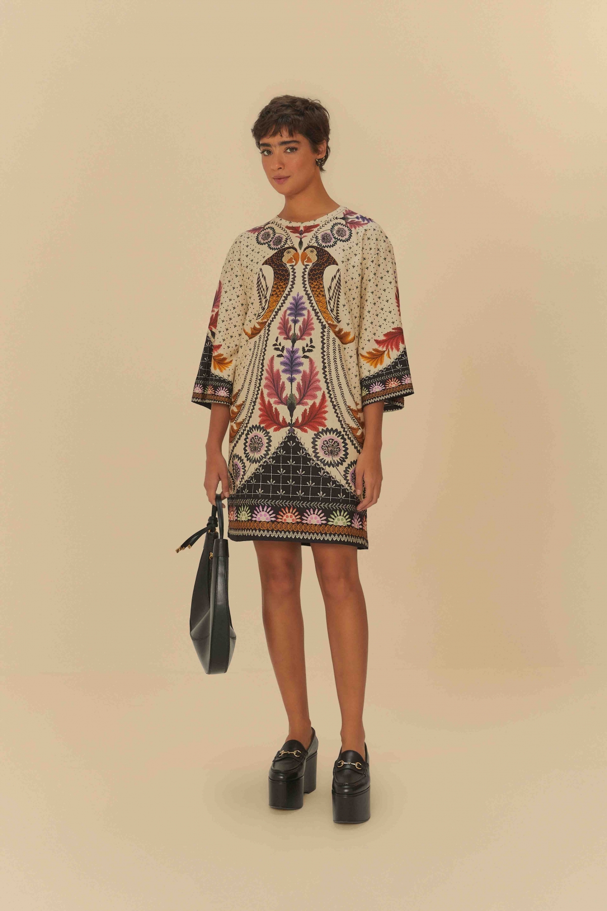 VESTIDO TSHIRT TAPETE DE ARARA