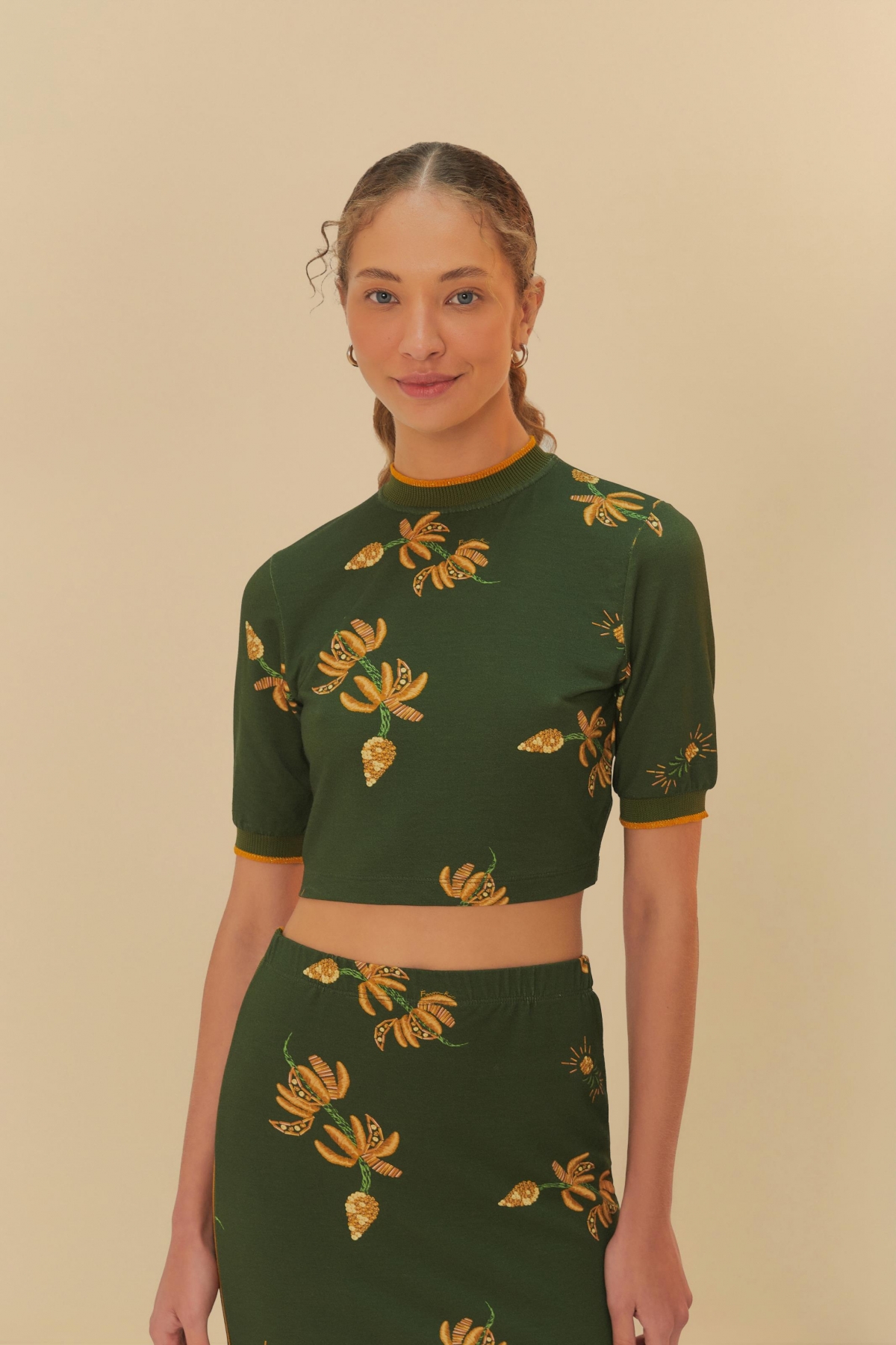 BLUSA RETILINEA BRILHO DE BANANA