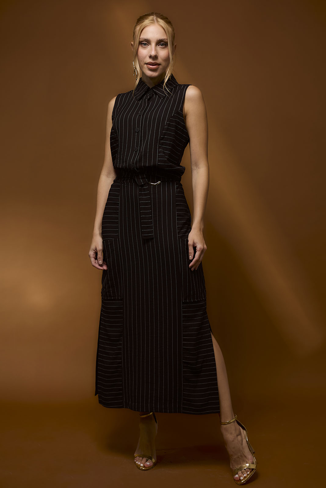Conjunto de Saia e Camisa Risca de Giz Preto 