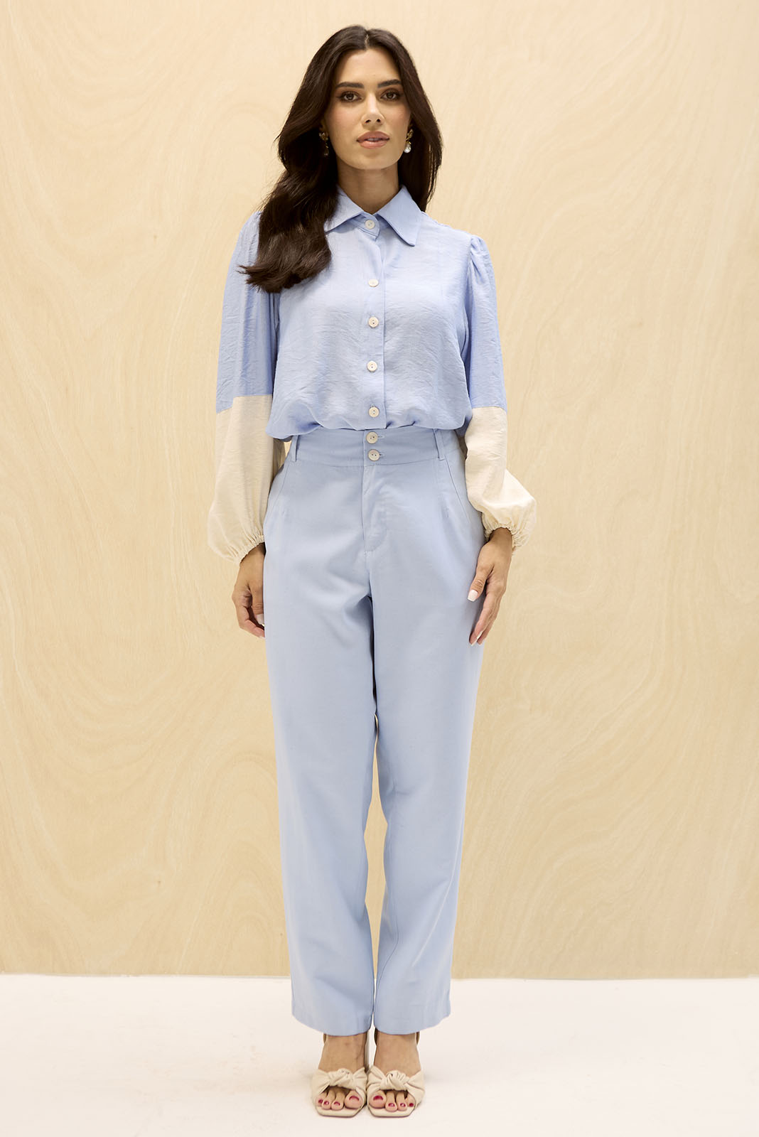 Conjunto de Calça e Camisa Azul Claro 