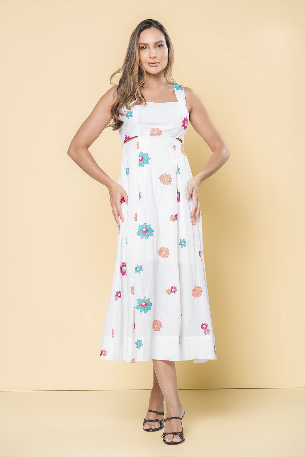 Vestido Longo Godê Off White Bordado 