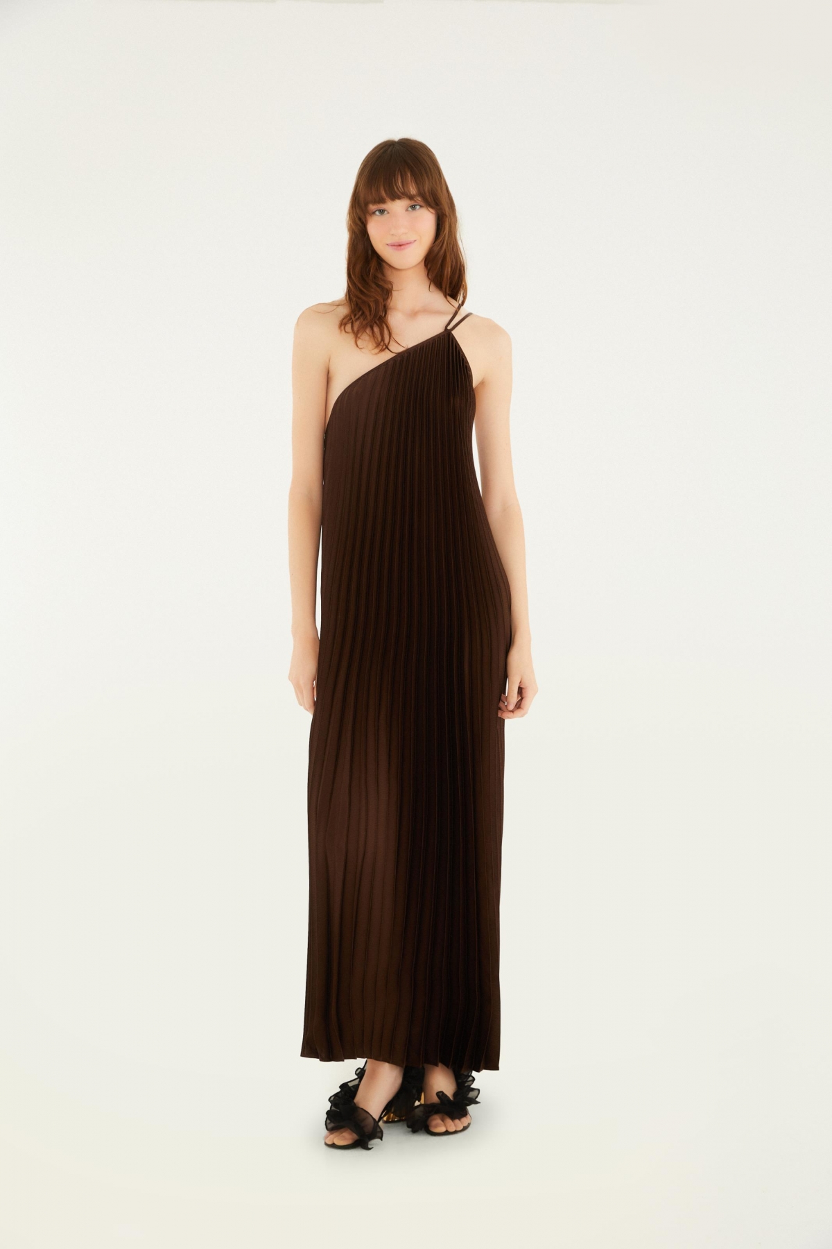 VESTIDO PLISSADO LONGO MARROM