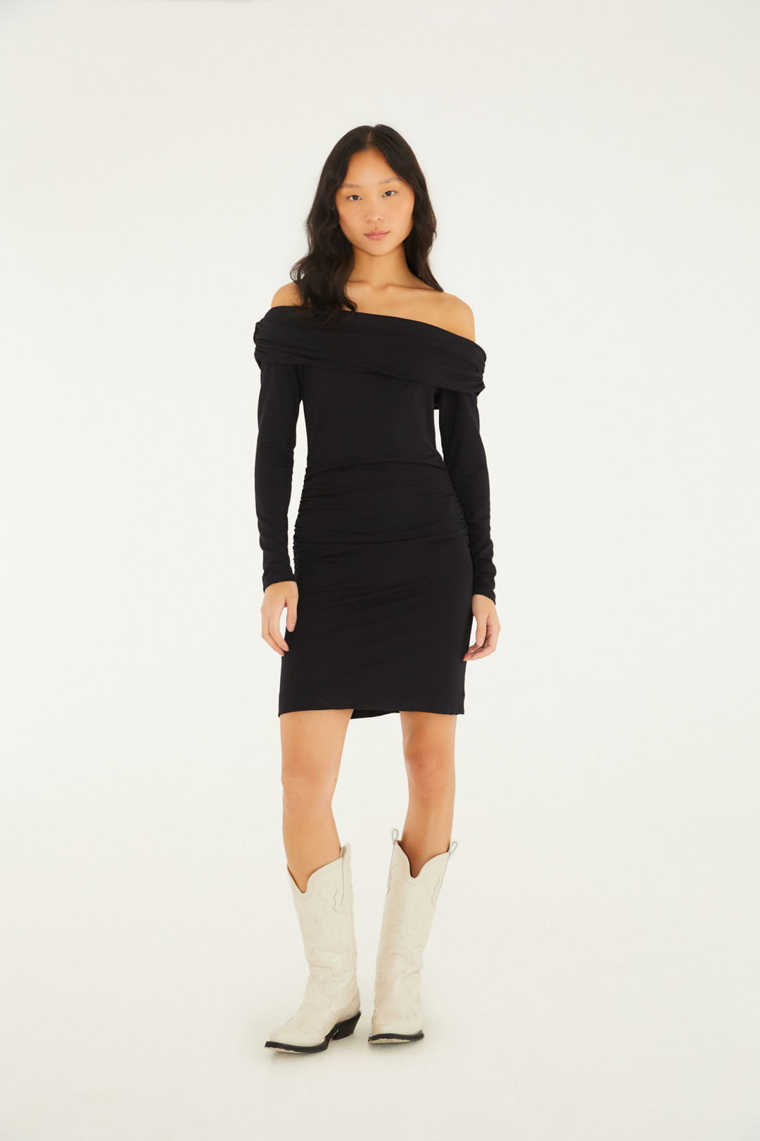 VESTIDO CURTO OMBRO A OMBRO FRANZIDO PRETO