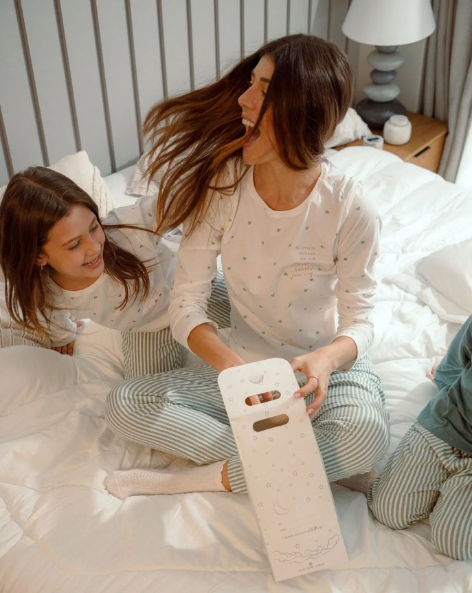 PIJAMA FEMININO LONGO LISTRAS - COR COM AMOR
