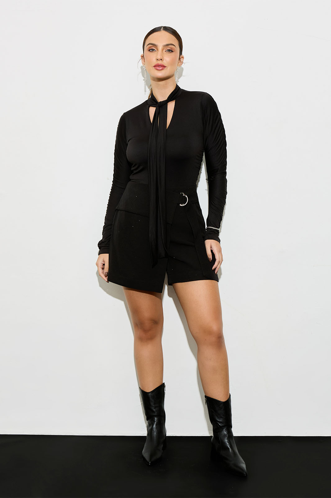 Conjunto de Short Saia e Blusa Manga Longa Preto