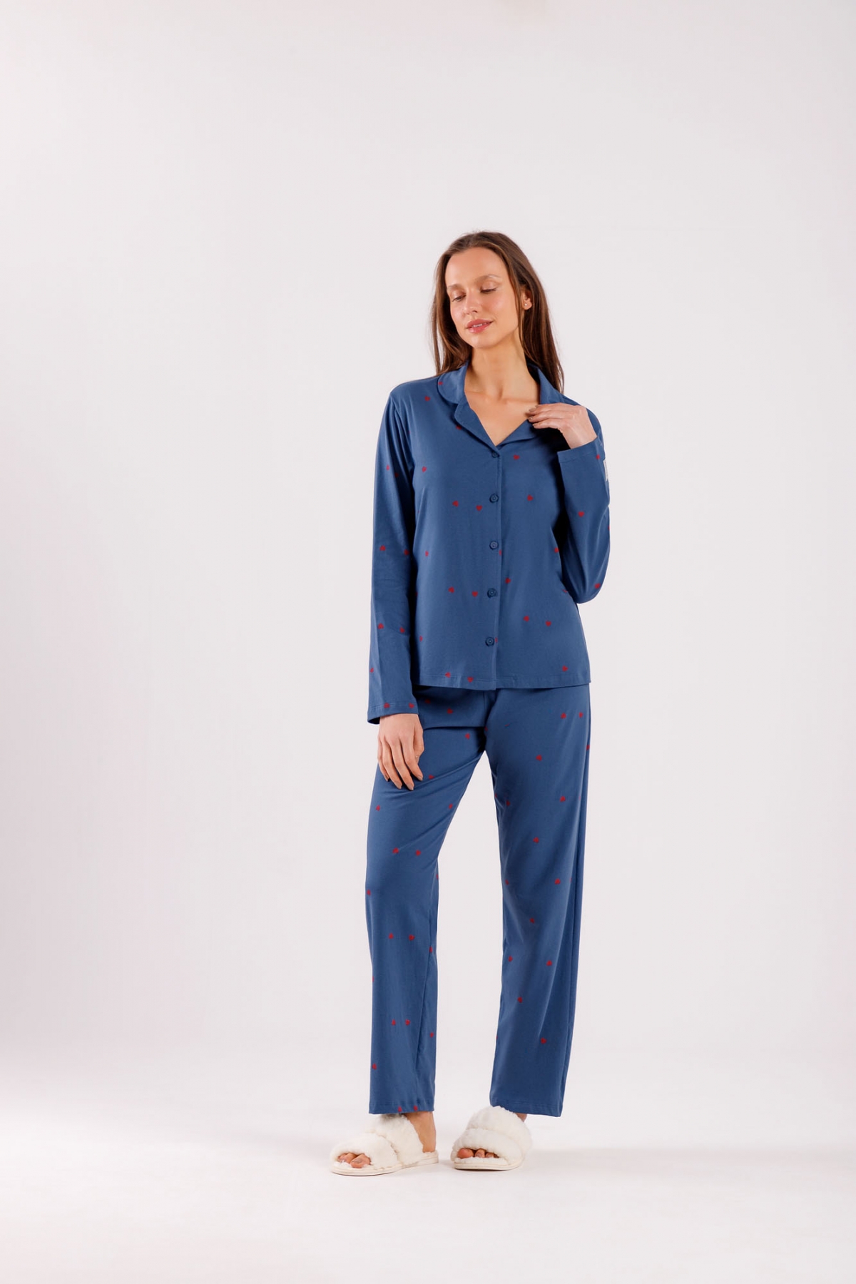 PIJAMA FEMININO AZUL LONGO COM BOTÕES CORAÇÃO - COR COM AMOR