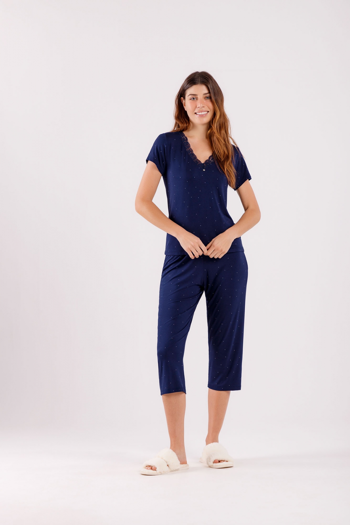 PIJAMA FEMININO MANGA CURTA E CALÇA CAPRI AZUL POÁ - COR COM AMOR