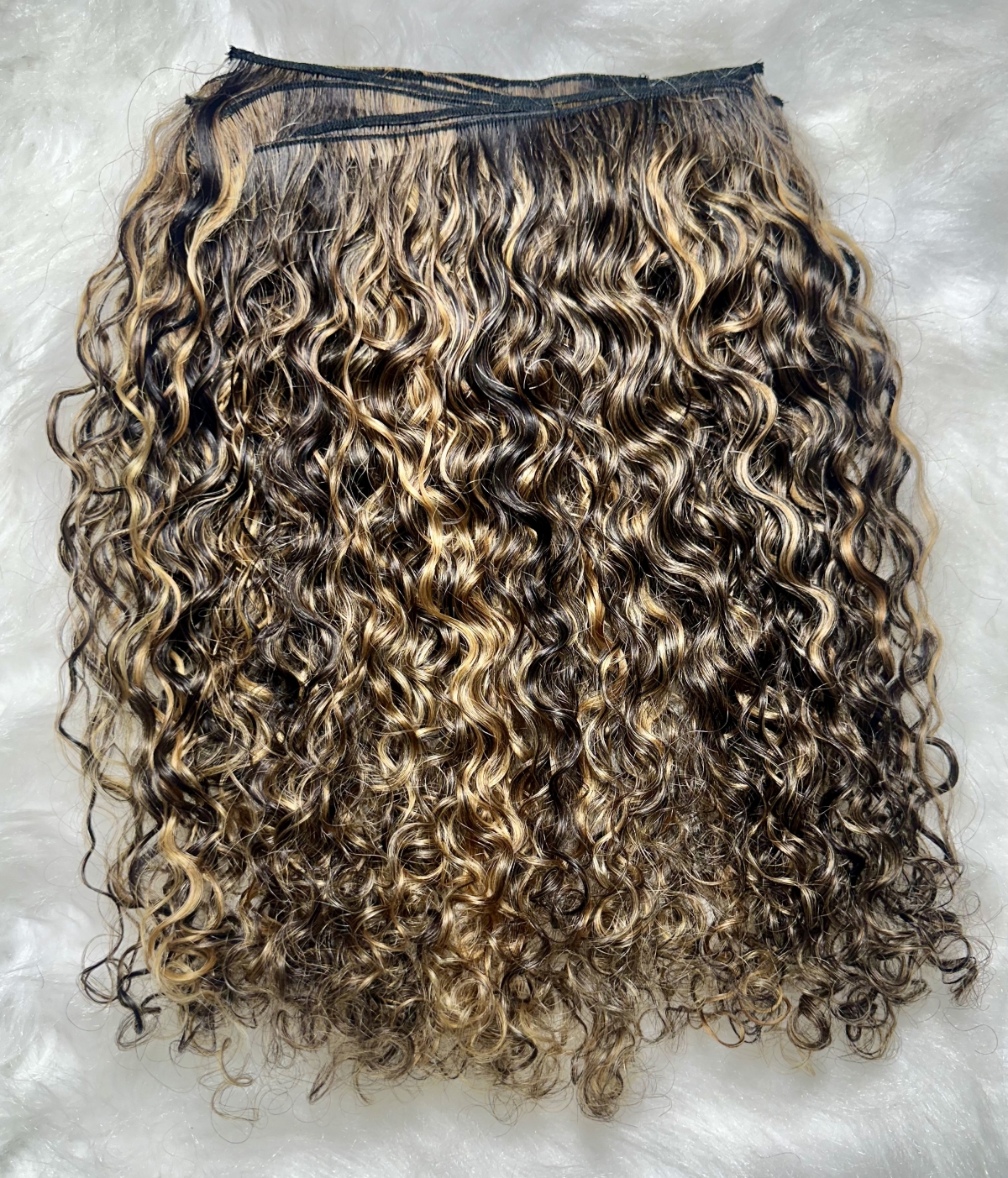 Cabelo Cacheado Caipira Grisalho na Tela no Metro 55 CM