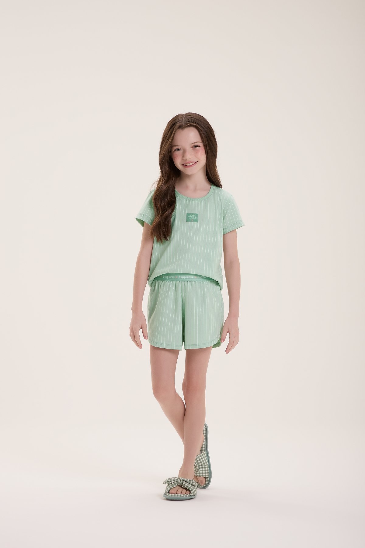 PIJAMA FEMININO INFANTIL CURTO VERDE CLARO COM LISTRAS FAMÍLIA - COR COM AMOR
