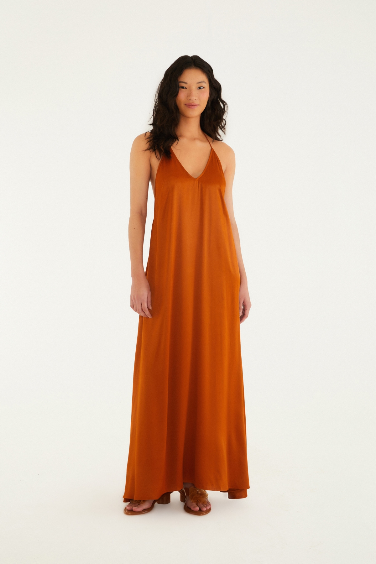 VESTIDO DECOTE CETIM