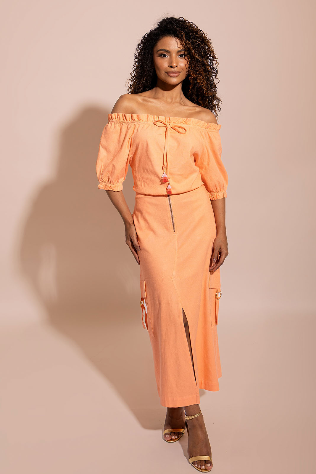 Conjunto de Saia Midi Cargo e Cropped Ombro a Ombro Laranja 