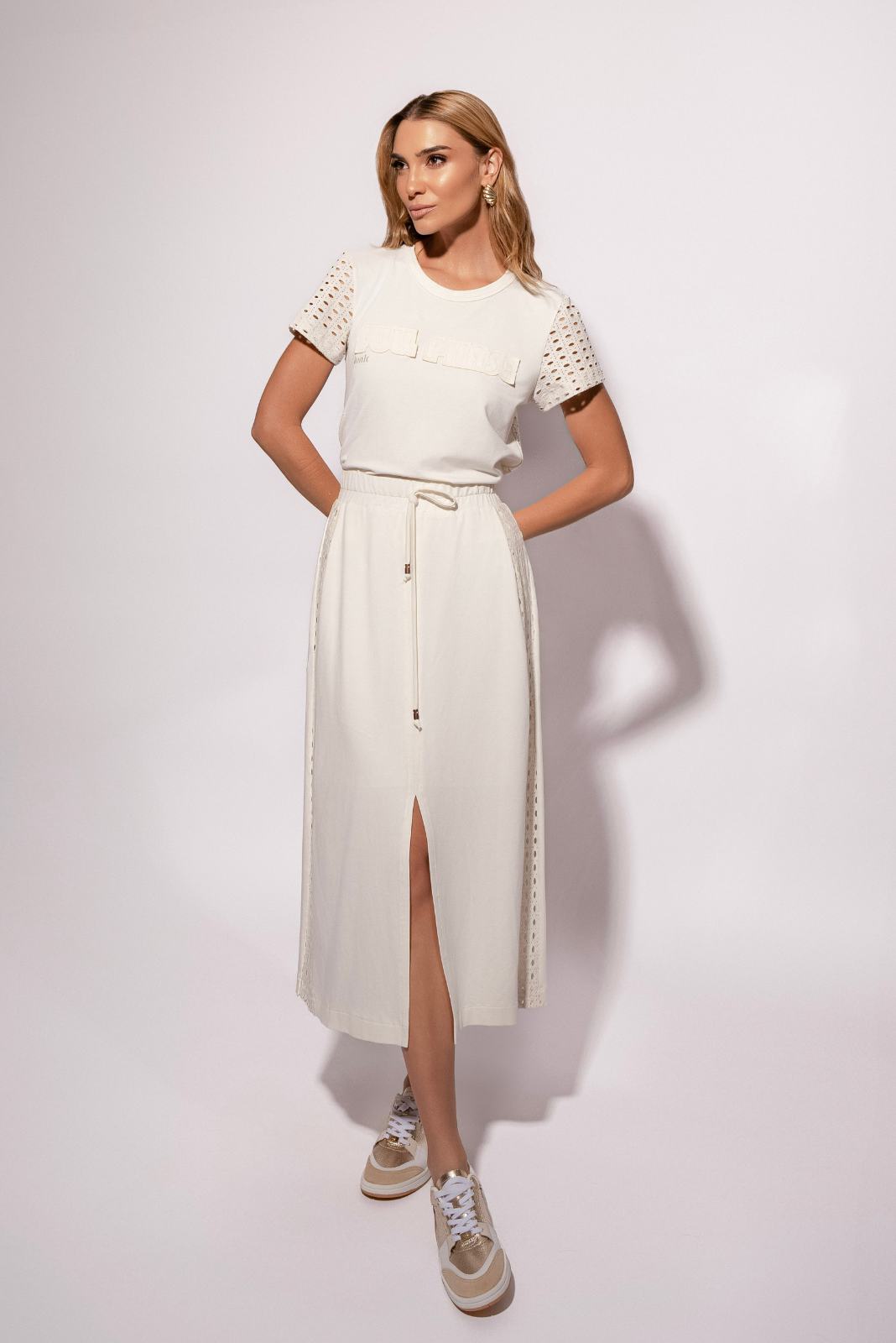 Conjunto de Saia com Fenda Frontal e Blusa Off White