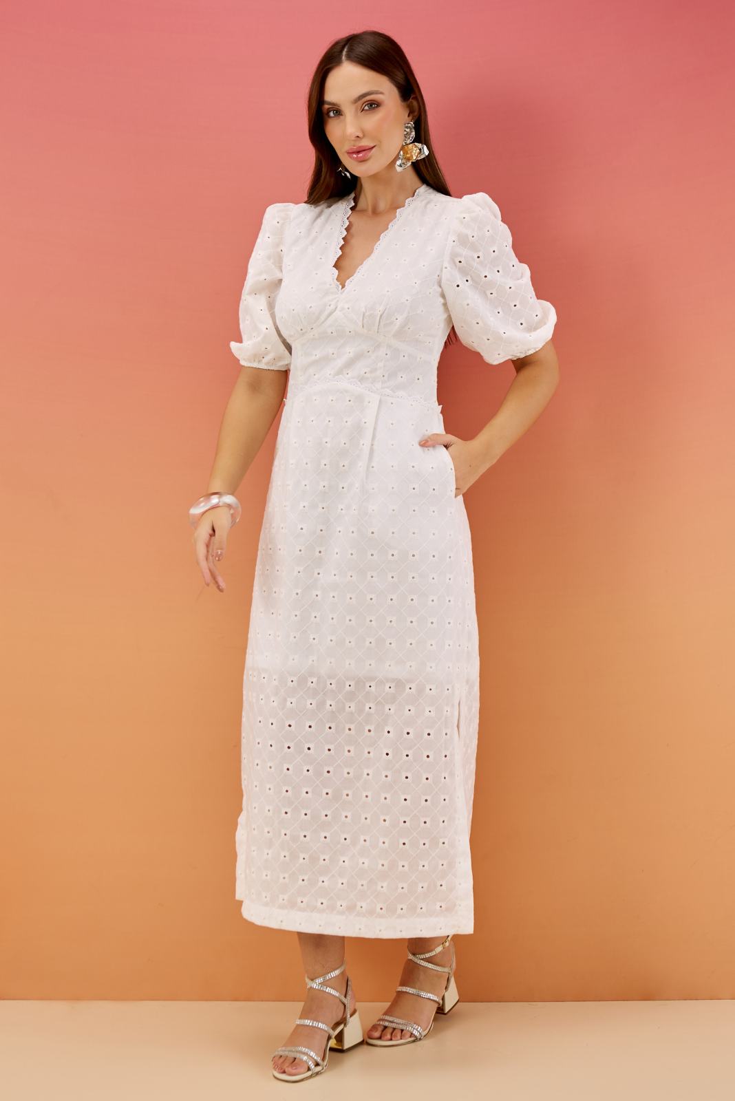 Vestido Longo Bordado com Decote em V Branco