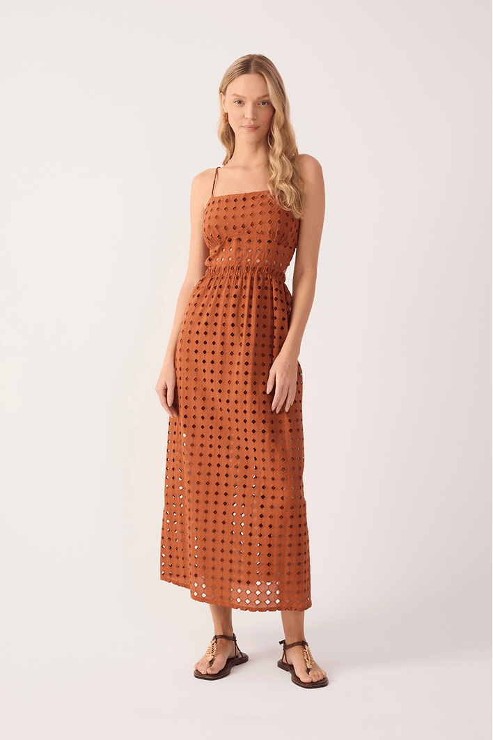 VESTIDO CROPPED LAISE RECORTE PALA MARROM CASTANHA