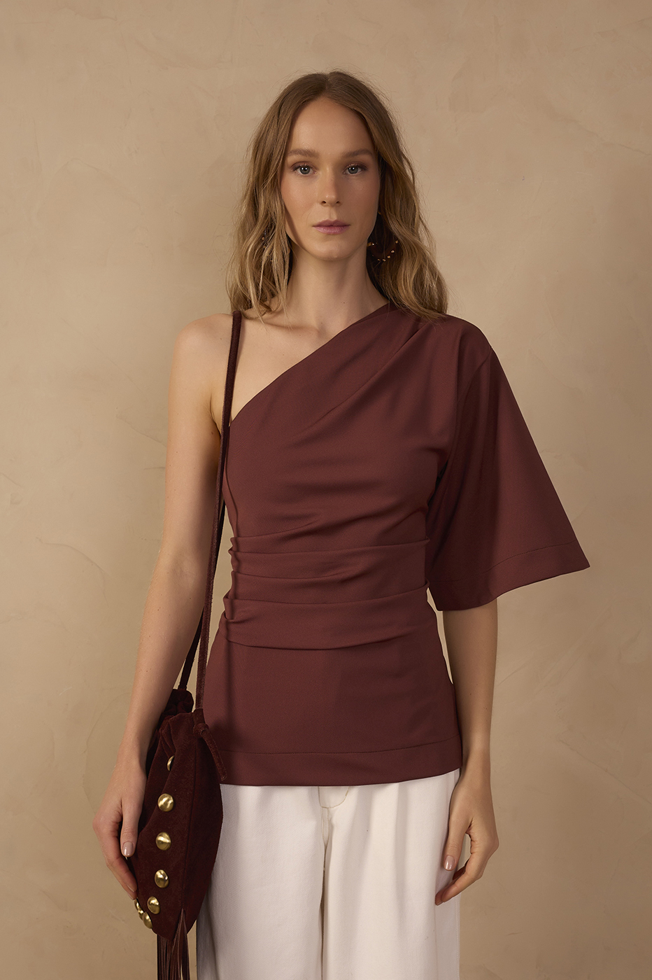 BLUSA OMBRO SO MALHA ALFAIATARIA MARROM TERRA