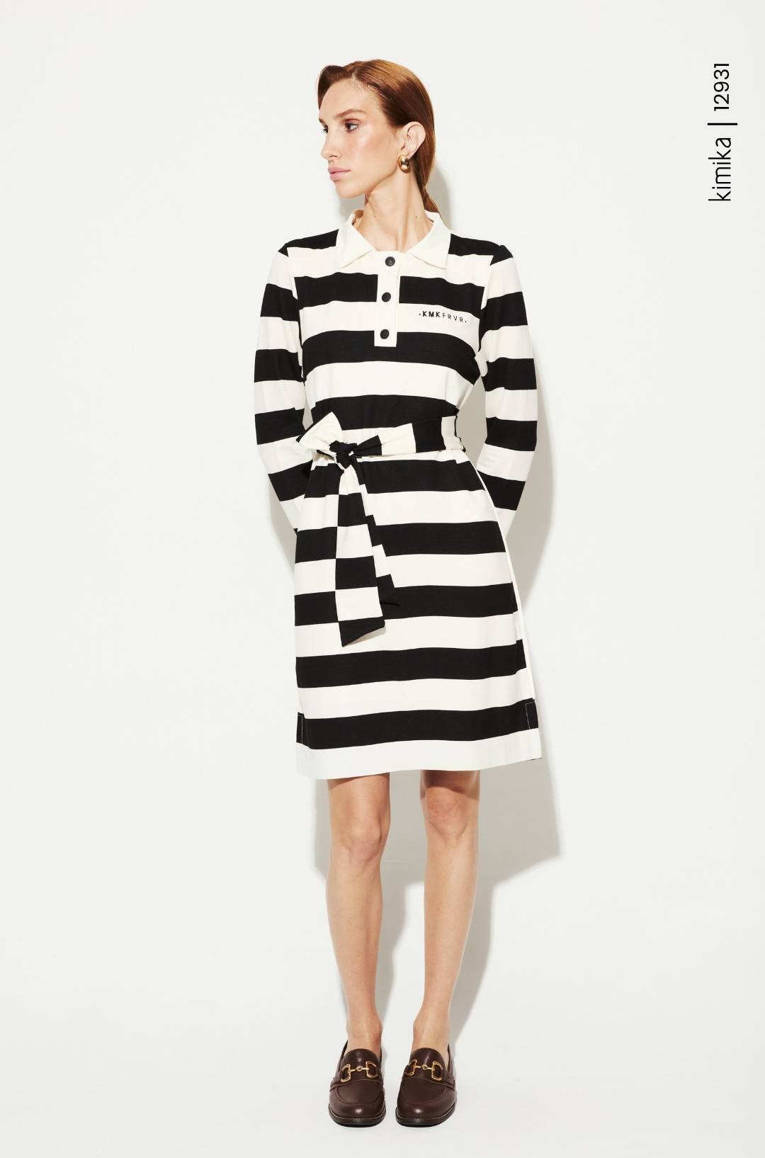 VESTIDO CURTO DE MANGA LONGA LISTRADO PRETO FRVR