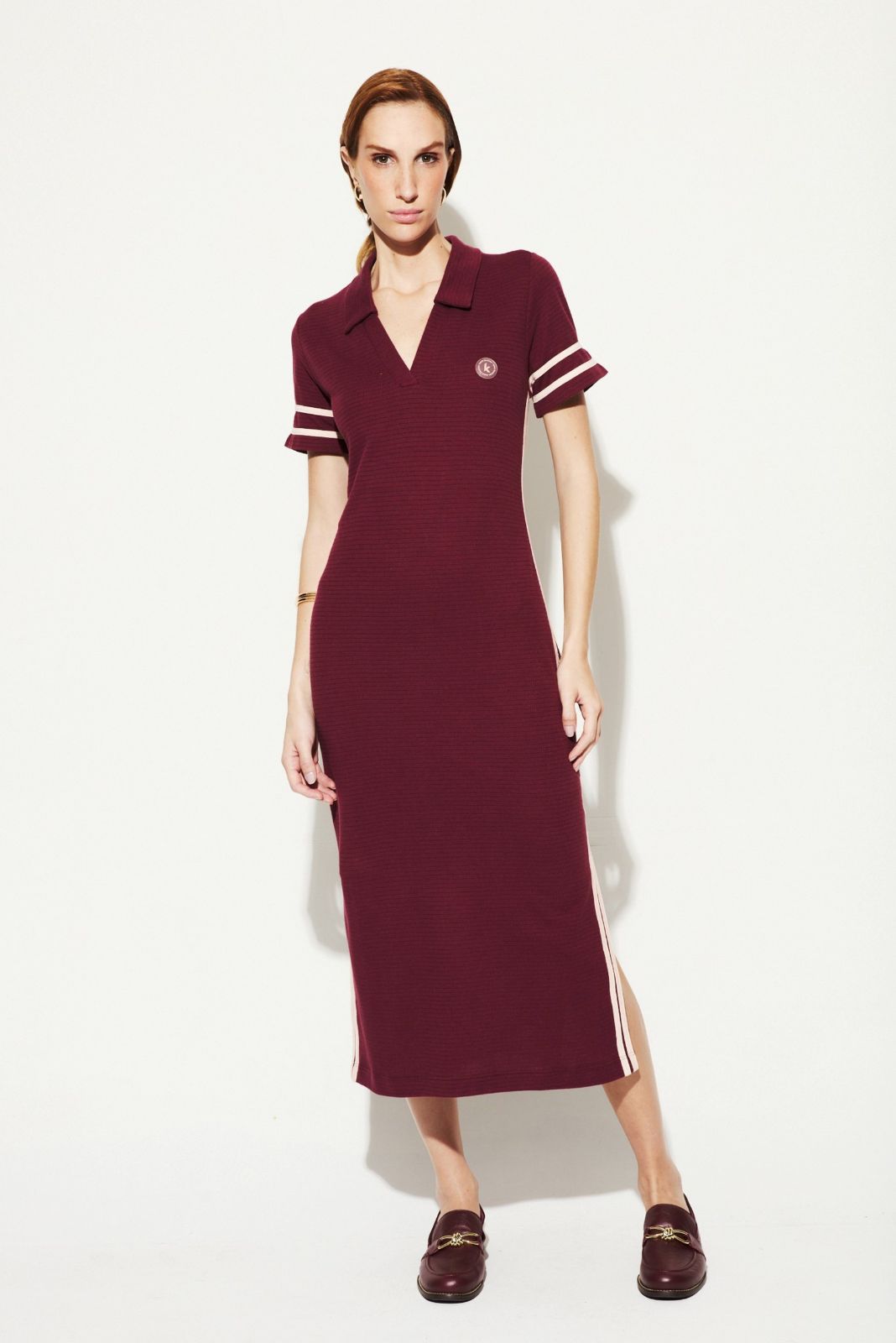 Vestido Mídi com Fenda Lateral Vinho