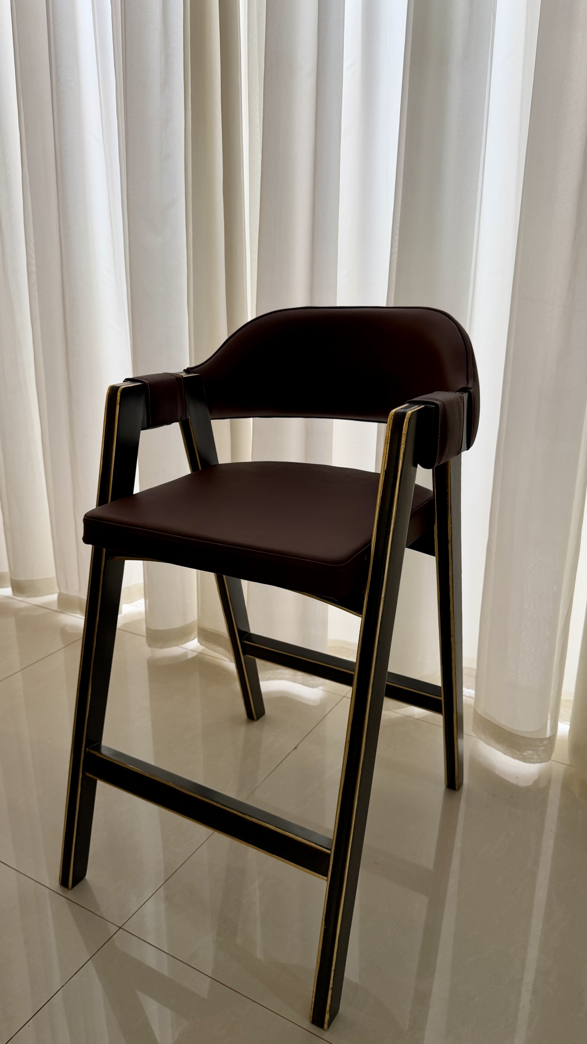 Banqueta Contempor&acirc;nea Noir