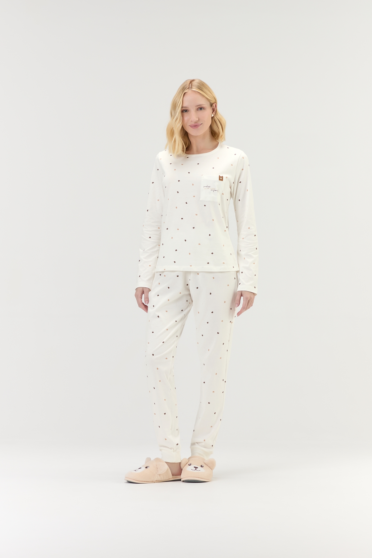 PIJAMA FEMININO MANGA LONGA E CAL&Ccedil;A BRANCO PO&Aacute; - COR COM AMOR