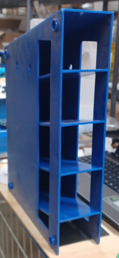 DISPENSER EM PLASTICO RIGIDO PARA PIPETAS