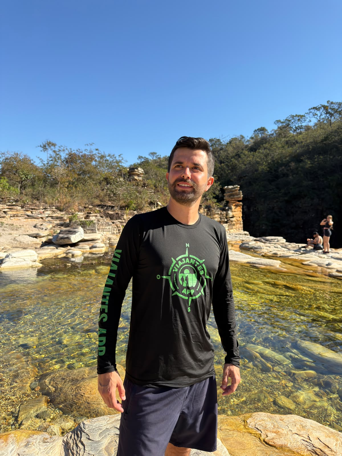 Camiseta Proteção UV 50+ | Viajantes APP | Masculina | Preto
