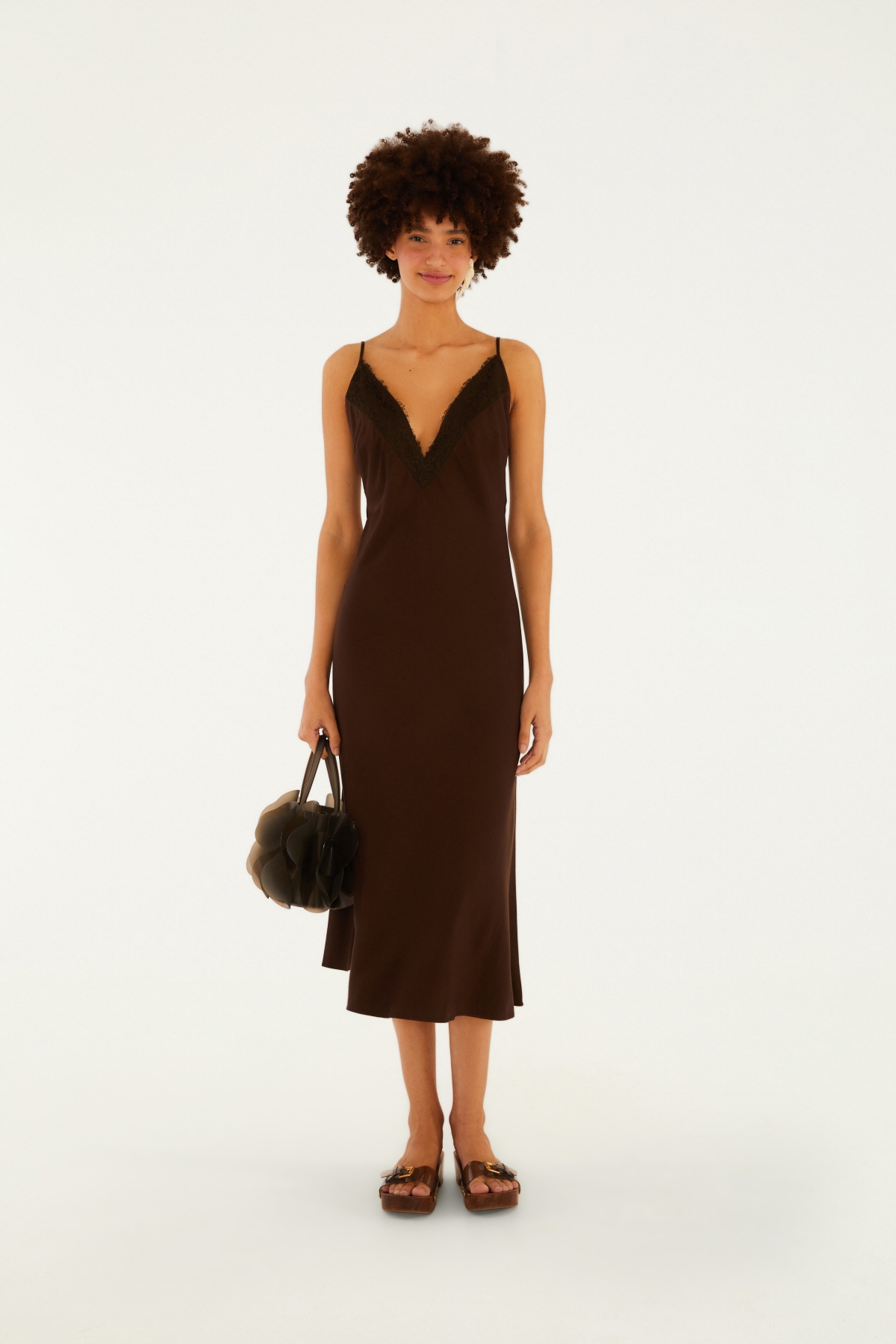 VESTIDO RENDA MIDI