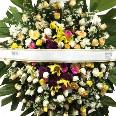 Coroa de Rosas e Lírios