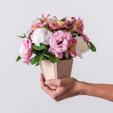 Arranjo de Cravos, Rosas e Astromélias